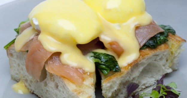 Ricardo's Eggs Benedict