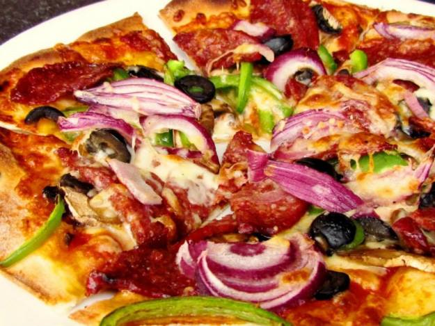 Mediterranean veggie pizza