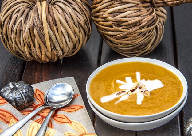 Creamy curry pumpkin soup