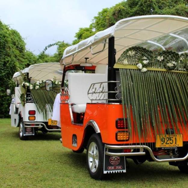 Wedding tuk-tuk train - photo Tik-e tours