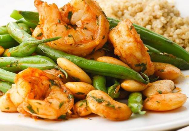 Turning green paprika prawns with green beans, cannelloni beans and quinoa