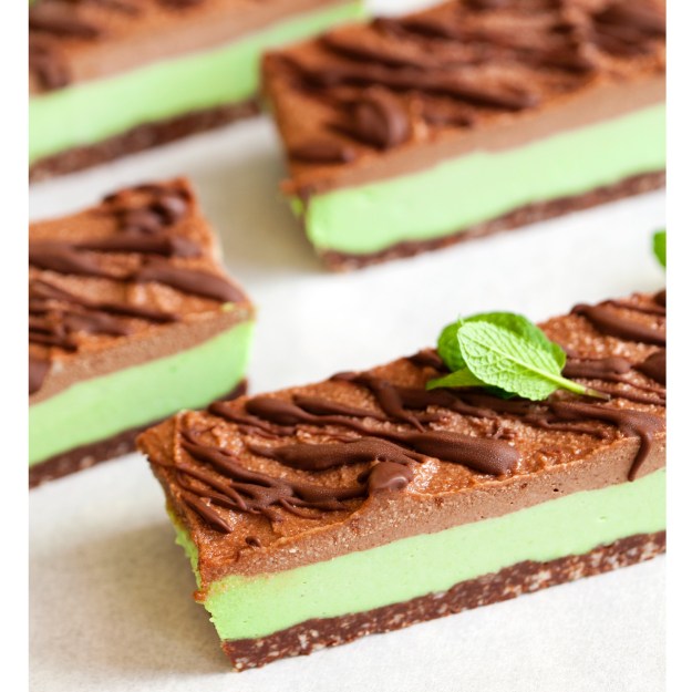 Raw vegan choc-mint slice