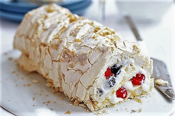 Yule log pavlova