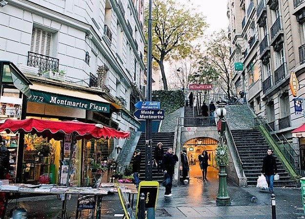 montmartre-metro