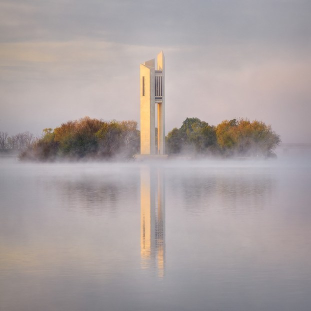 thumbnail_Scott-Leggo-morning-fog-lake-burley-griffin-canberra